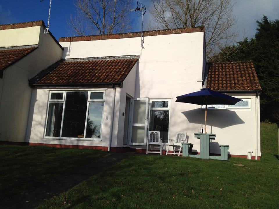 Slight incline from the path to the bungalow.