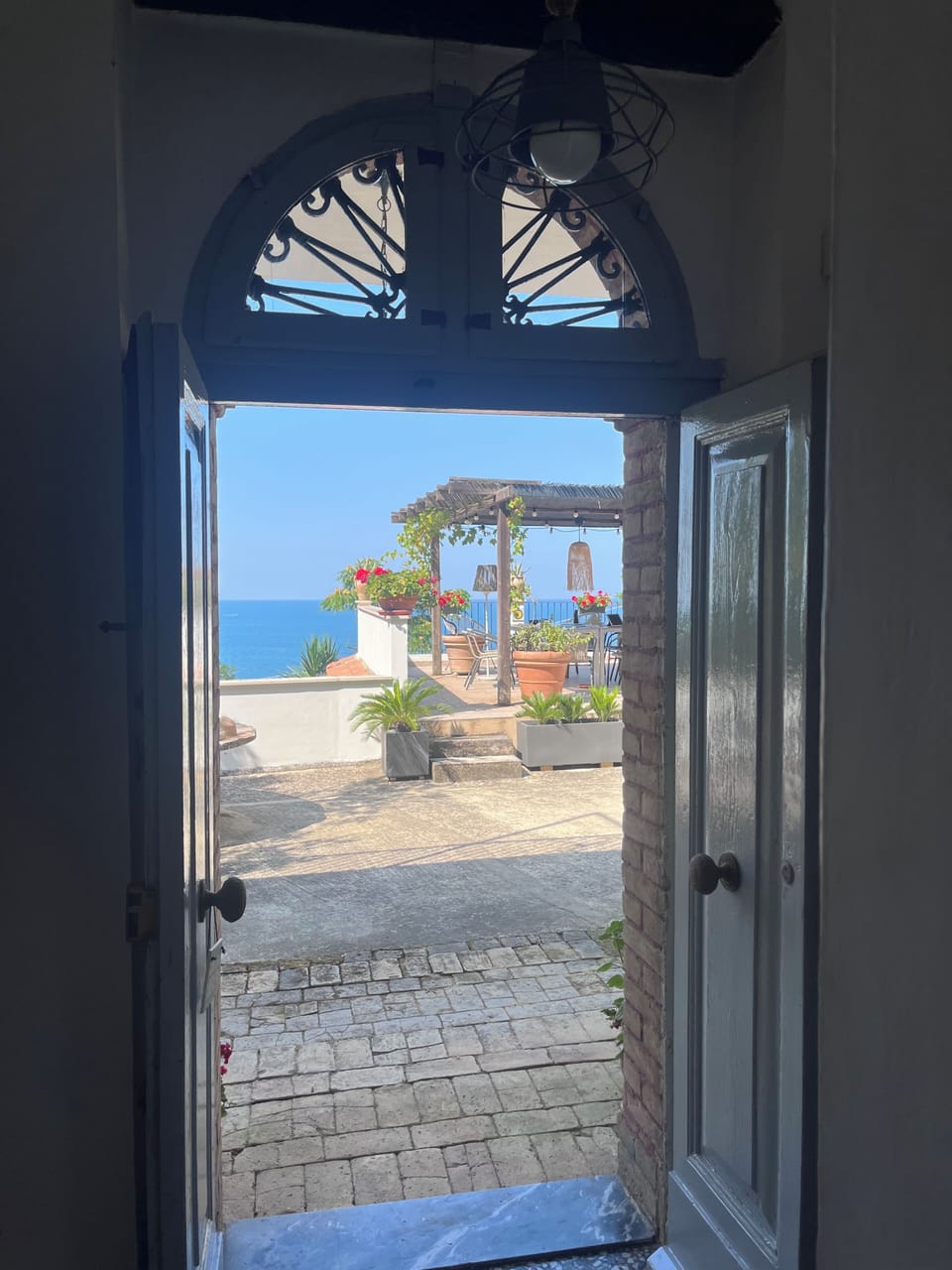 This way to the beach 