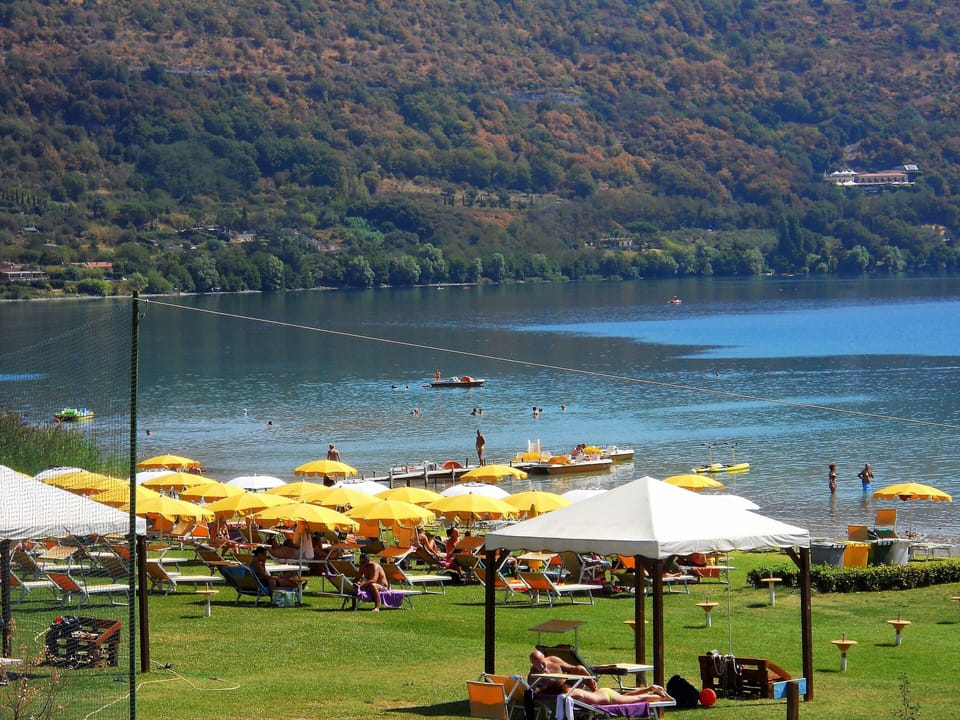 The beach in Lake Albano