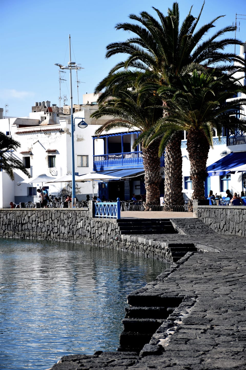 El Charco Arrecife - Fabulous restaurants and great atmosphere at night. 