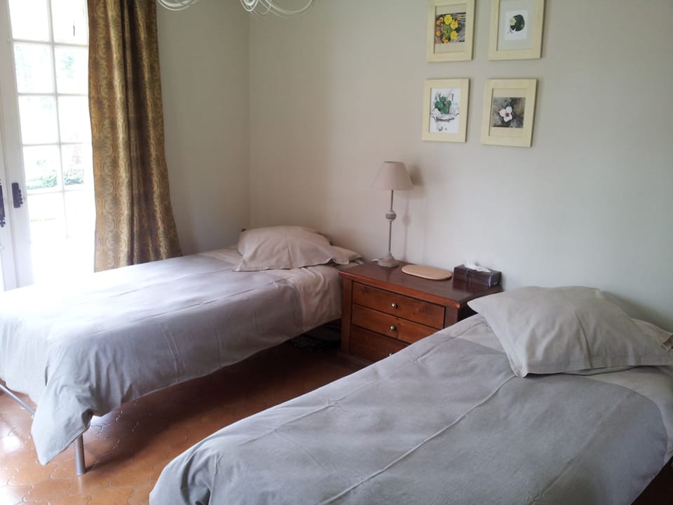 Bedroom 2 as a twin