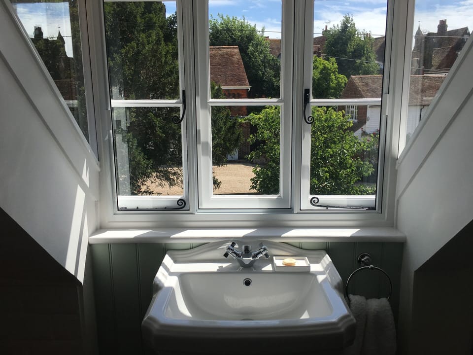 Lovely views over neighbouring gardens.