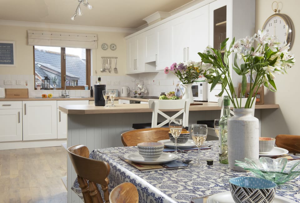 Keepers Cottage, Polzeath. First floor: Spend quality time with loved ones