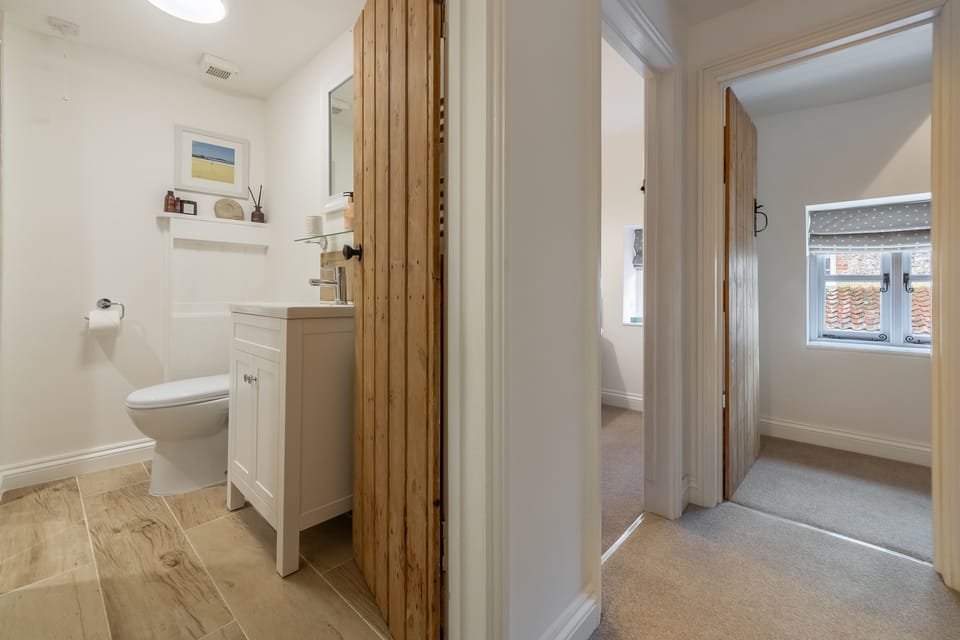 First floor: Landing and shower room