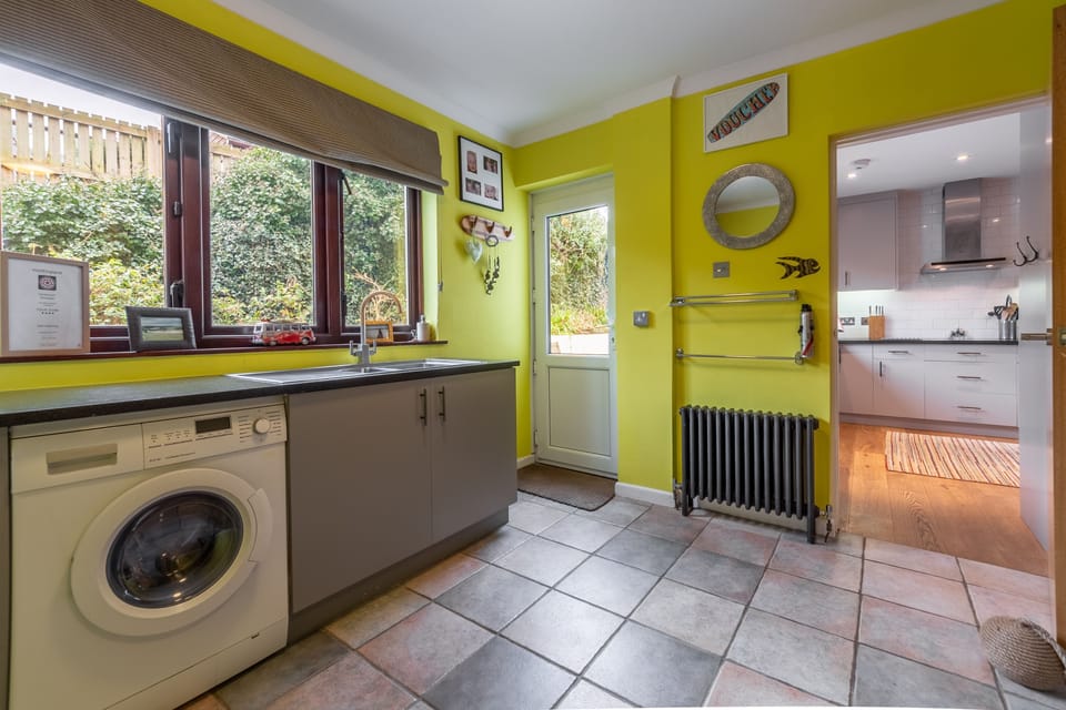 Pentewan, Polzeath. Ground floor: Large utility room