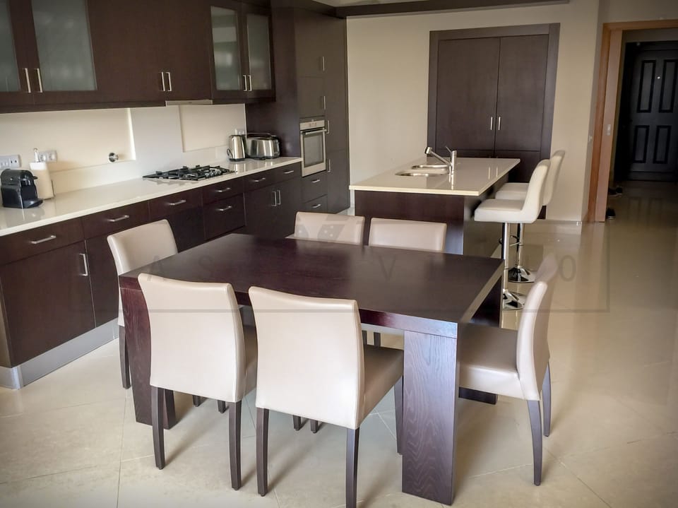Dining kitchen