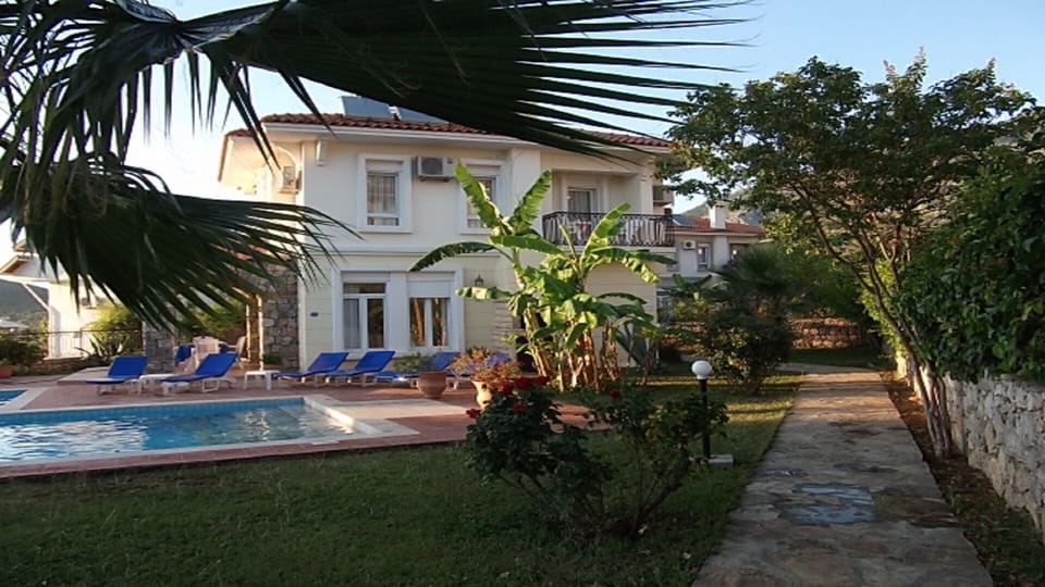 Original villa showing rental area. 