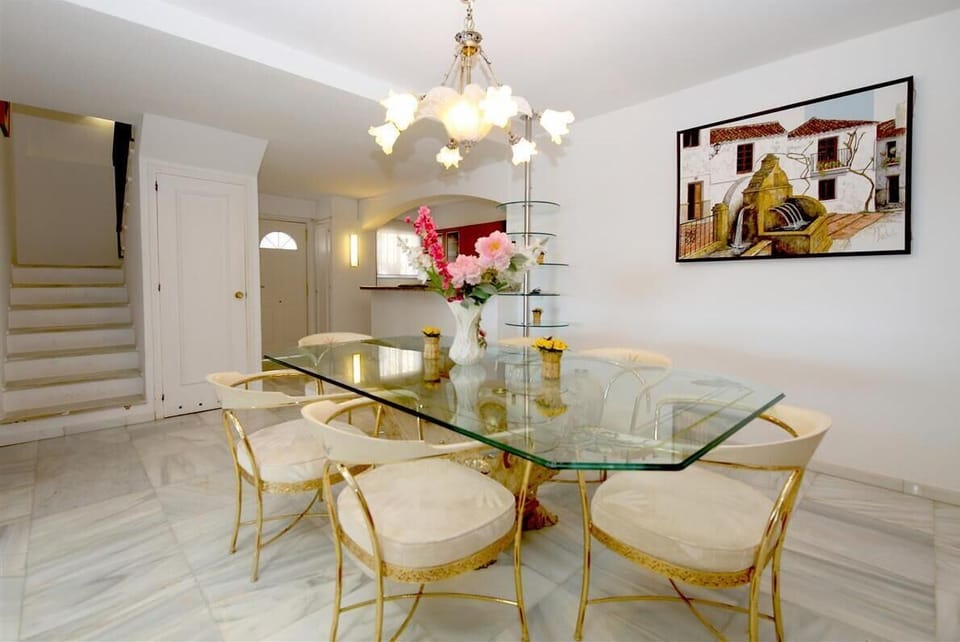 Another view of the beautiful dining area off the lounge