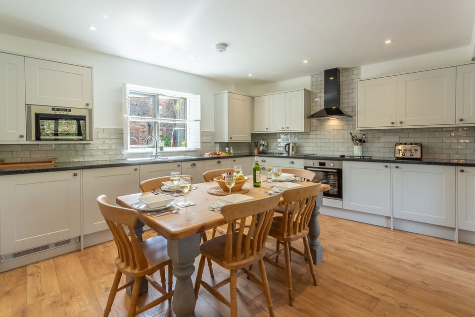 Wedge Cottage, Roserrow. Ground floor: Kitchen with dining area