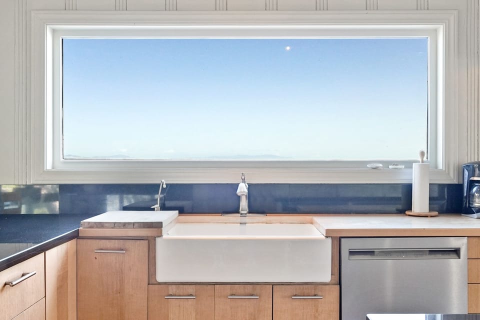 Kitchen with views!