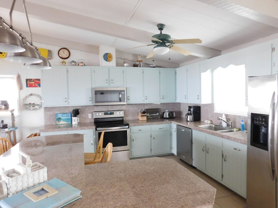 Fully equipped kitchen