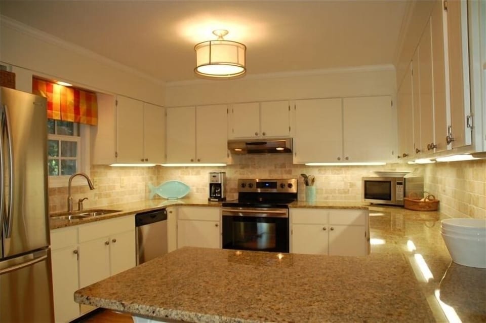 Lots of counter space and breakfast bar.