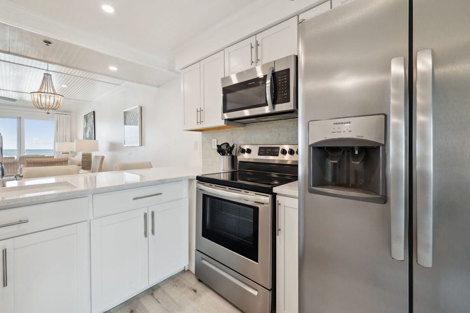 Chef's Kitchen - Equipped with All Your Cooking Needs!