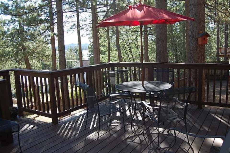 Backyard Patio/Deck with BBQ Grill