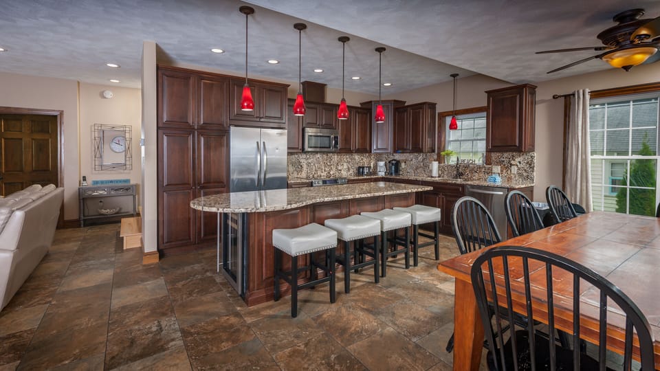 Well equipped kitchen with plenty of room to cook 