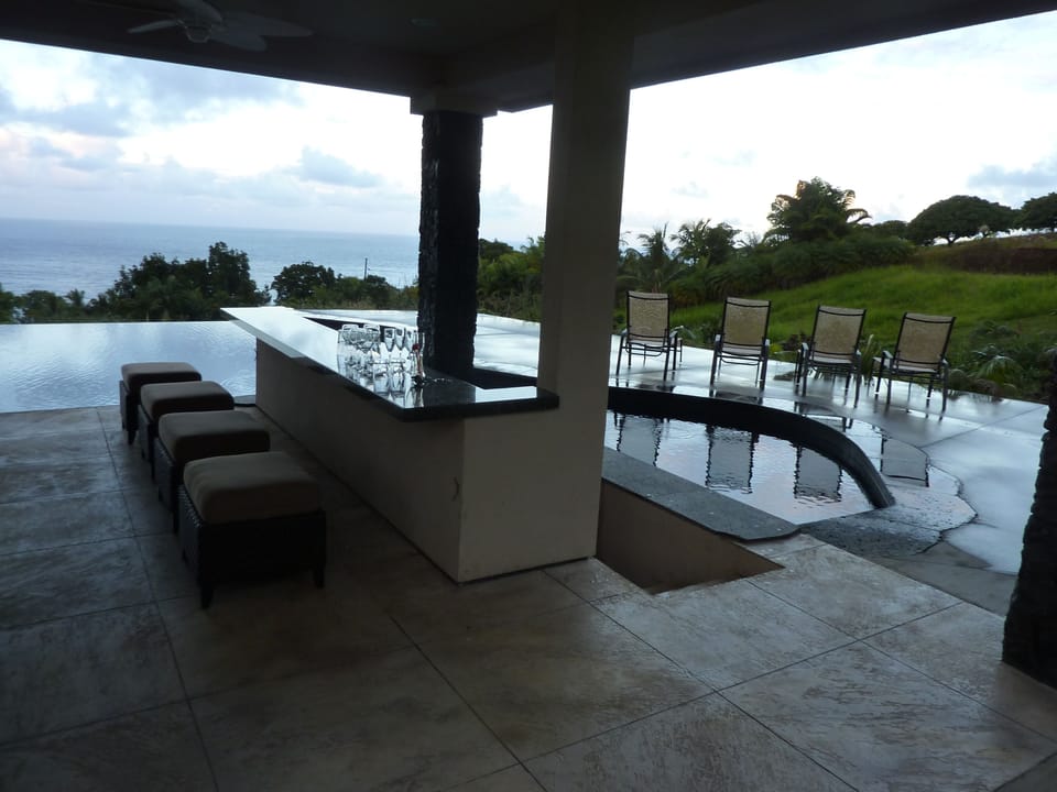 Pool house lanai and bar