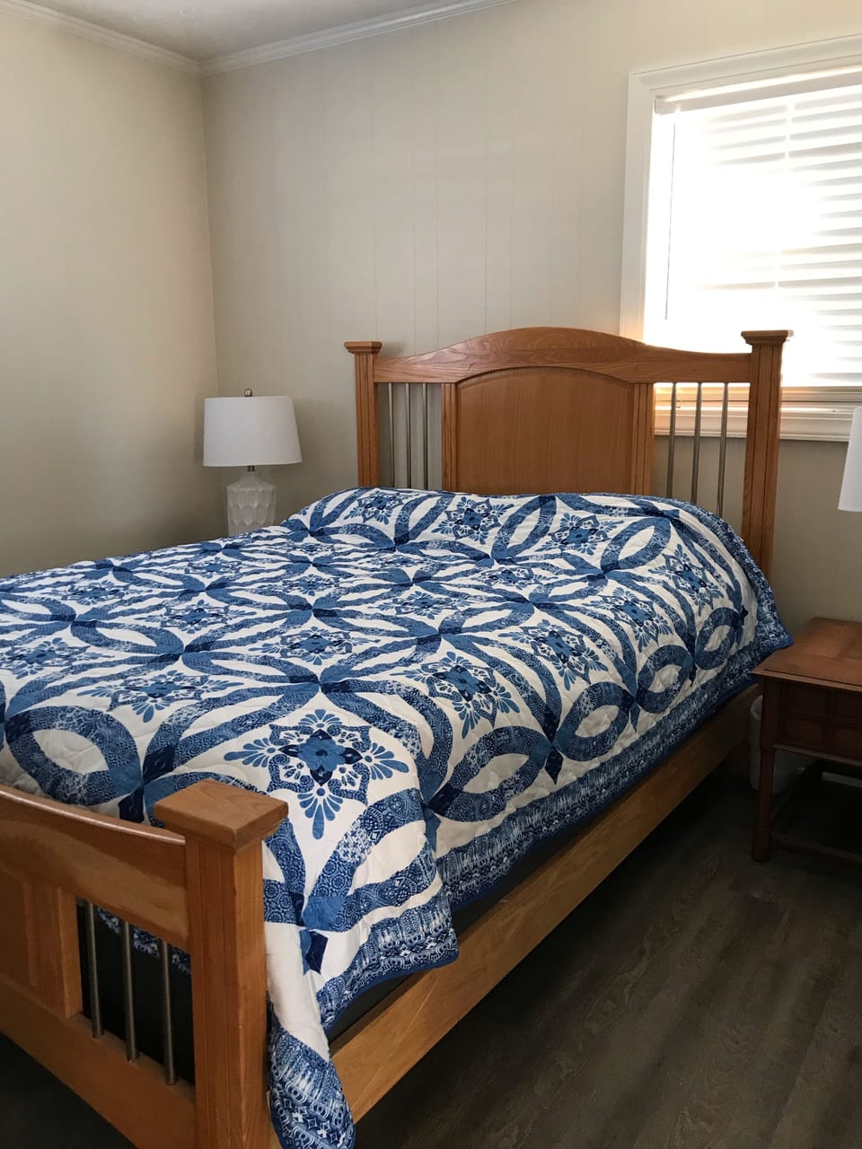 QUEEN BEDROOM