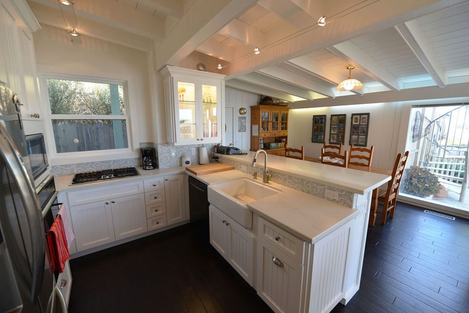 New kitchen with everything you need.