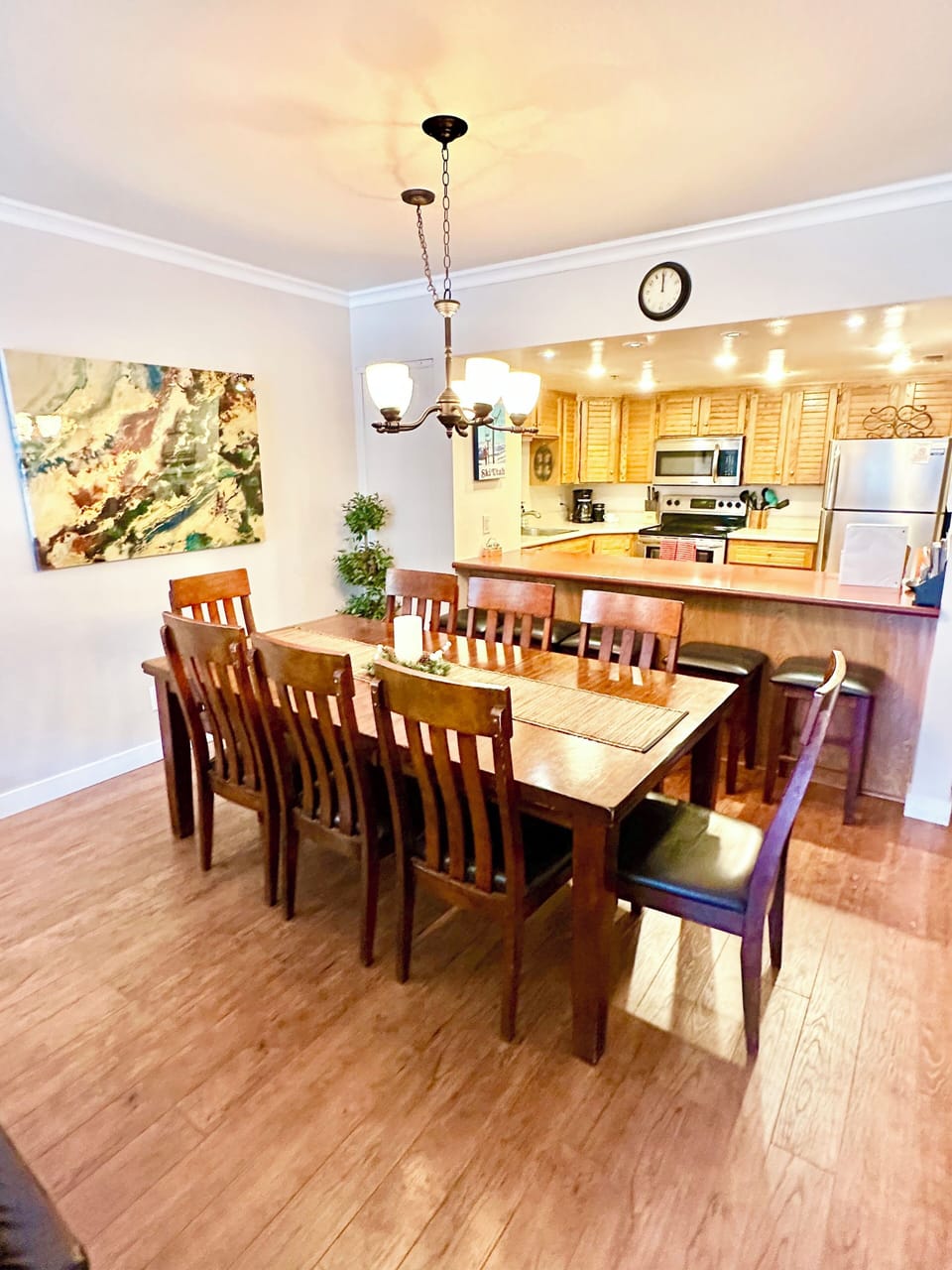 Dining table seats 8 with 5 barstools at the breakfast bar for large groups!