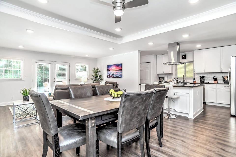 Open Space - Dining Area