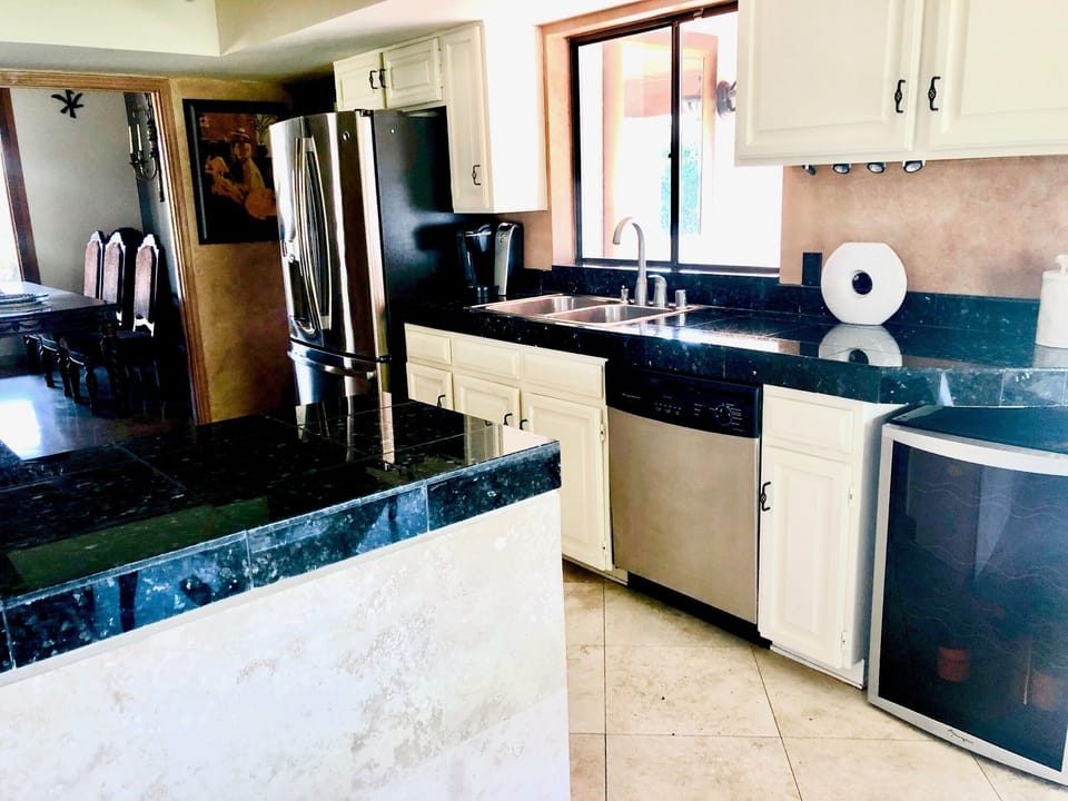Kitchen has 6 burner stove & dbl Dacor ovens 