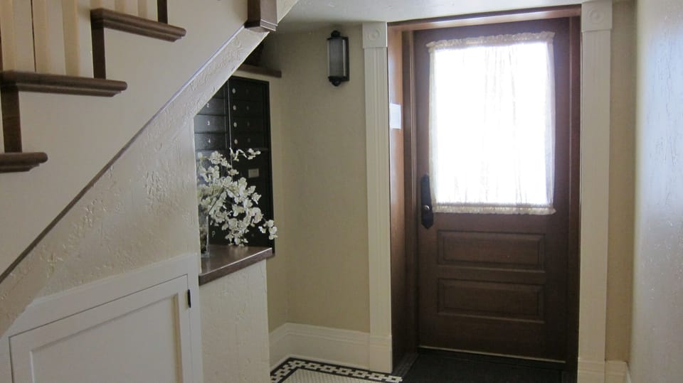 This is the main entry door of the Bab's building. 