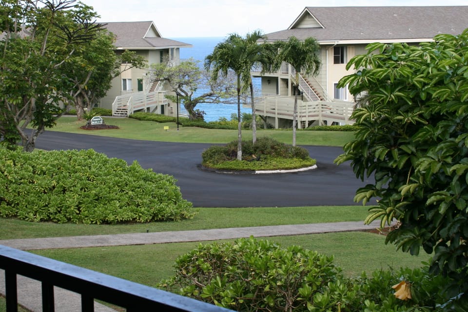 Partial ocean view from lanai - hear the ocean
