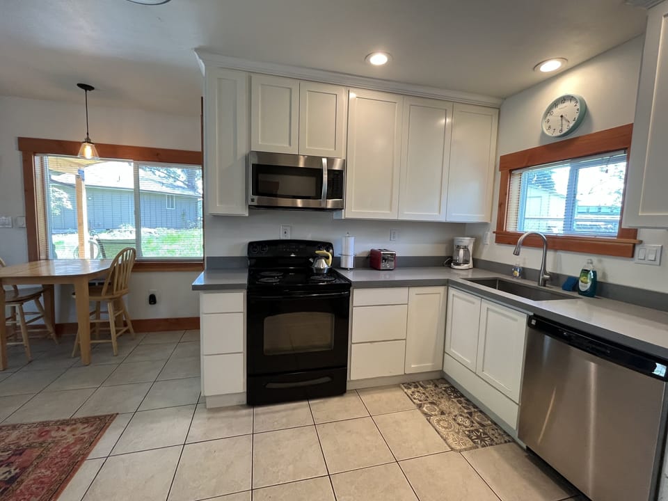 The Cascade Cabin is full stocked and recently fully remodeled.