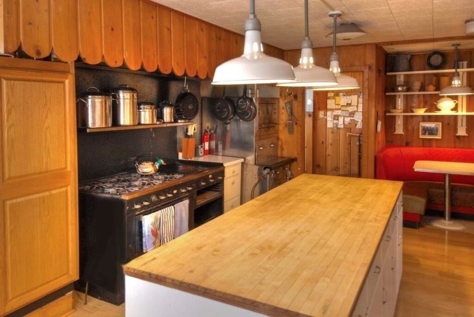 Eat-in kitchen with original dinette