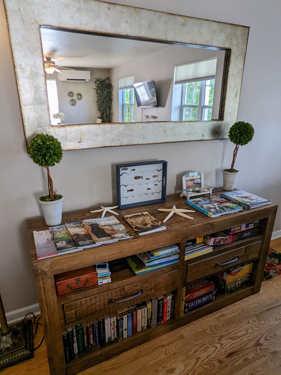 Books, magazines, games & puzzles!