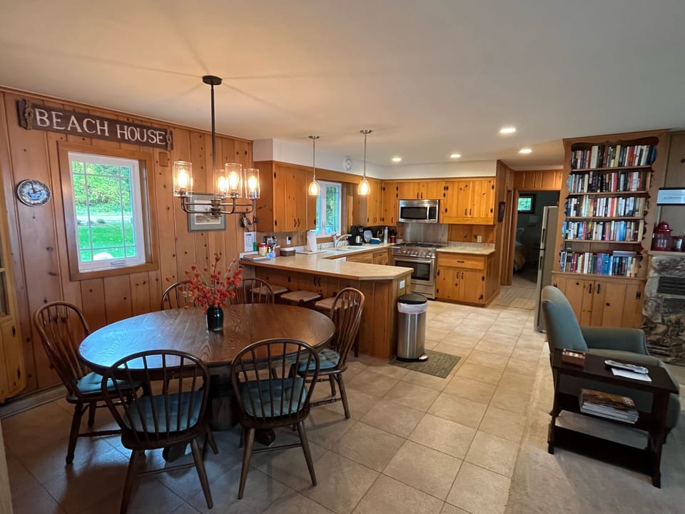 Expanded view of dining & kitchen area.

