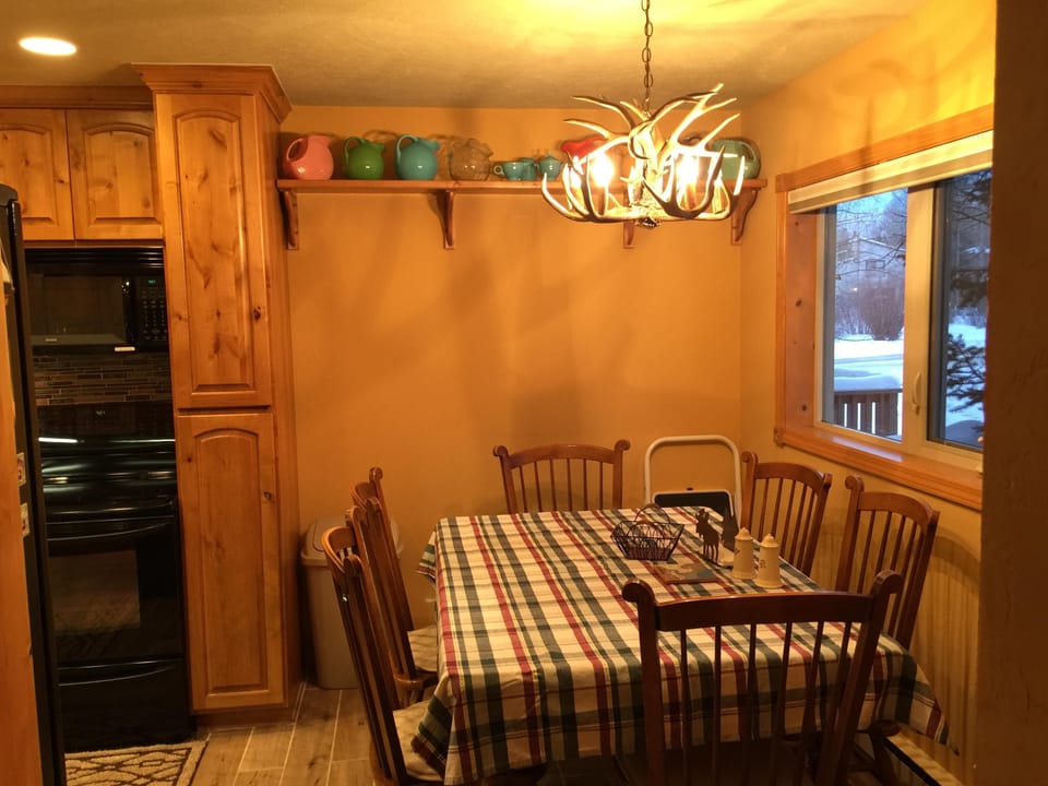 Dining Table and 6 chairs