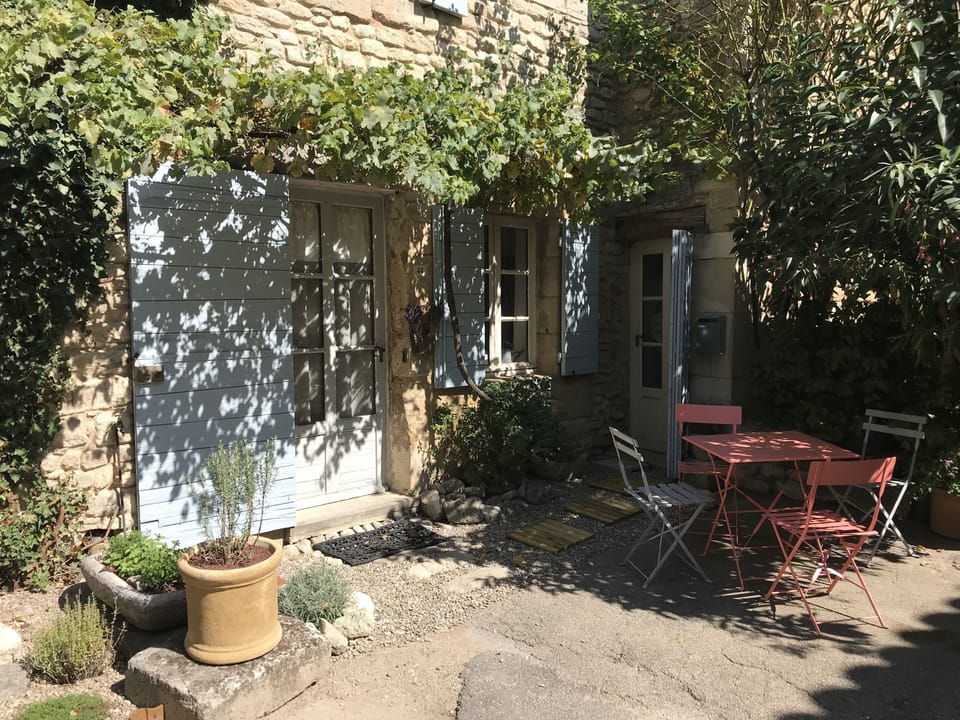 Entrance to Rose Cottage and outdoor seating