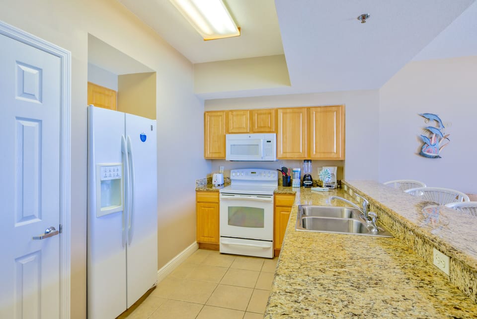 Kitchen with Breakfast Bar
