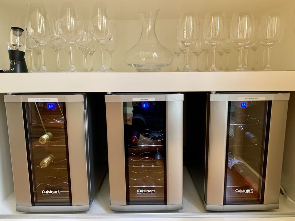 Three temperature zones for your wine