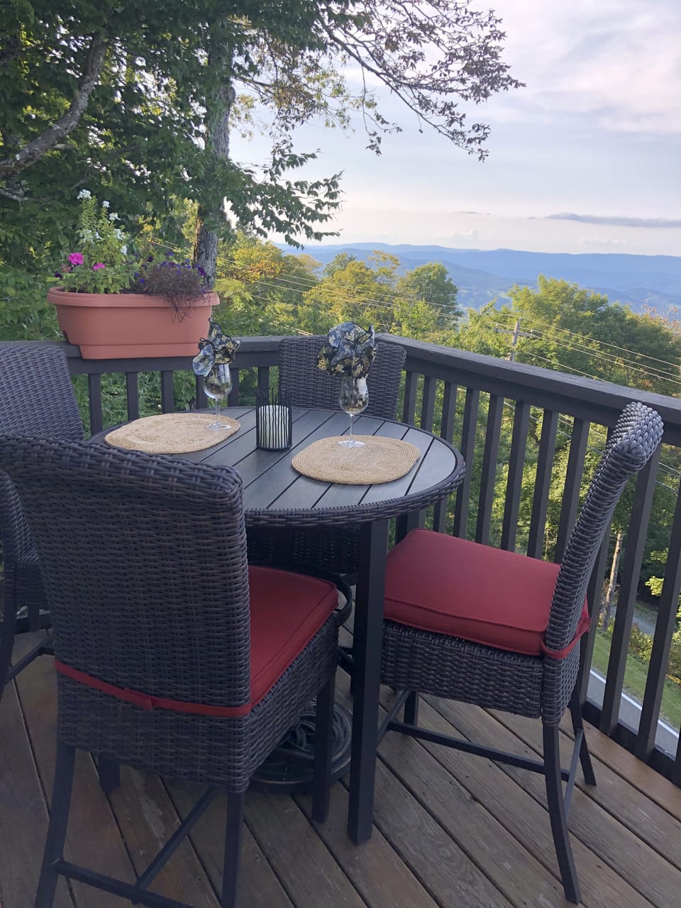Breakfast, lunch, or dinner on deck with 80 mile view!