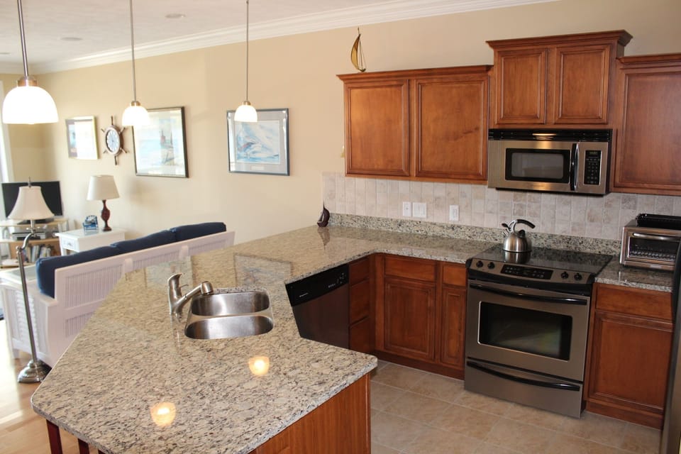 Kitchen complete with all appliances/accessories