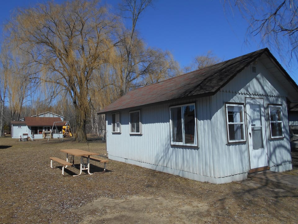 Cabin 3 from side shows cabin 5 in rear
