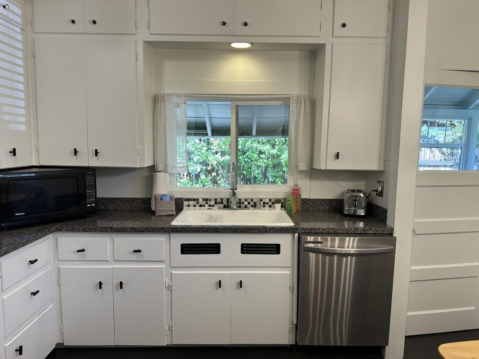 All the standard appliances and tools and some extras too