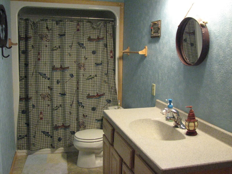 Lower level bath