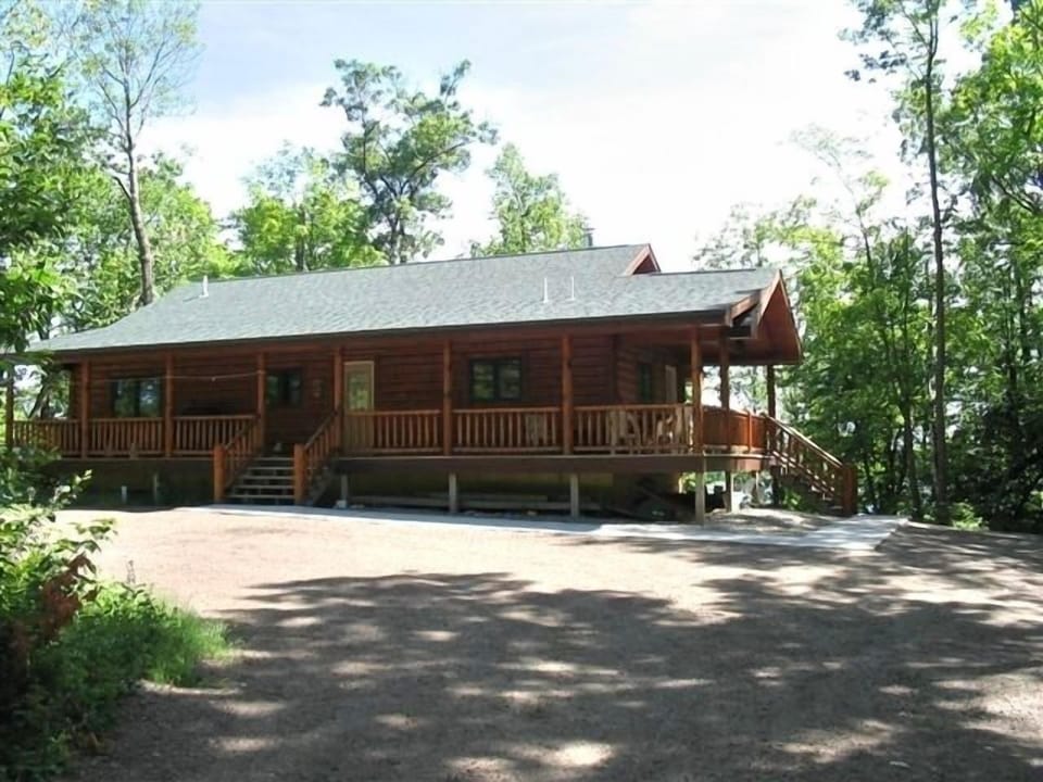 Welcome to the North Woods!  We hope you enjoy your stay at Landy Lodge!