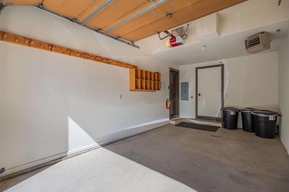 Garage space at Ironwood by the Creek