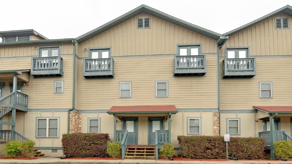 Welcome to Luxury Condo, Tuscany Unit 107