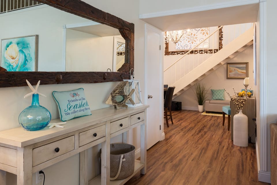 Welcome Home, Entry Area, Beautiful Flooring Throughout.