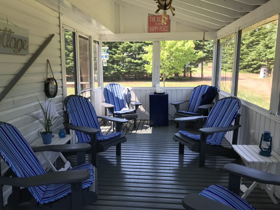Screened in porch