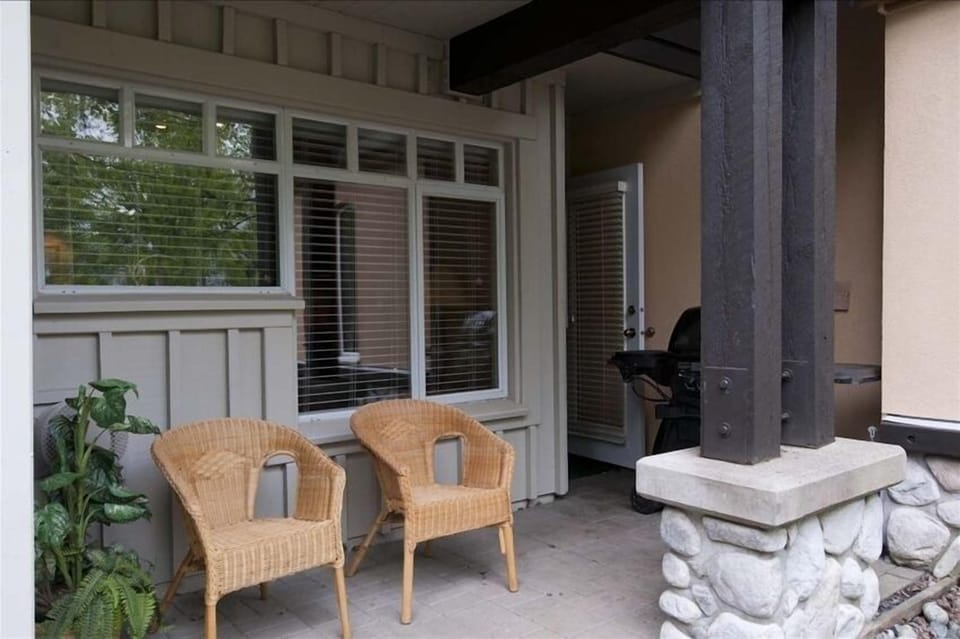 Front Deck and BBQ