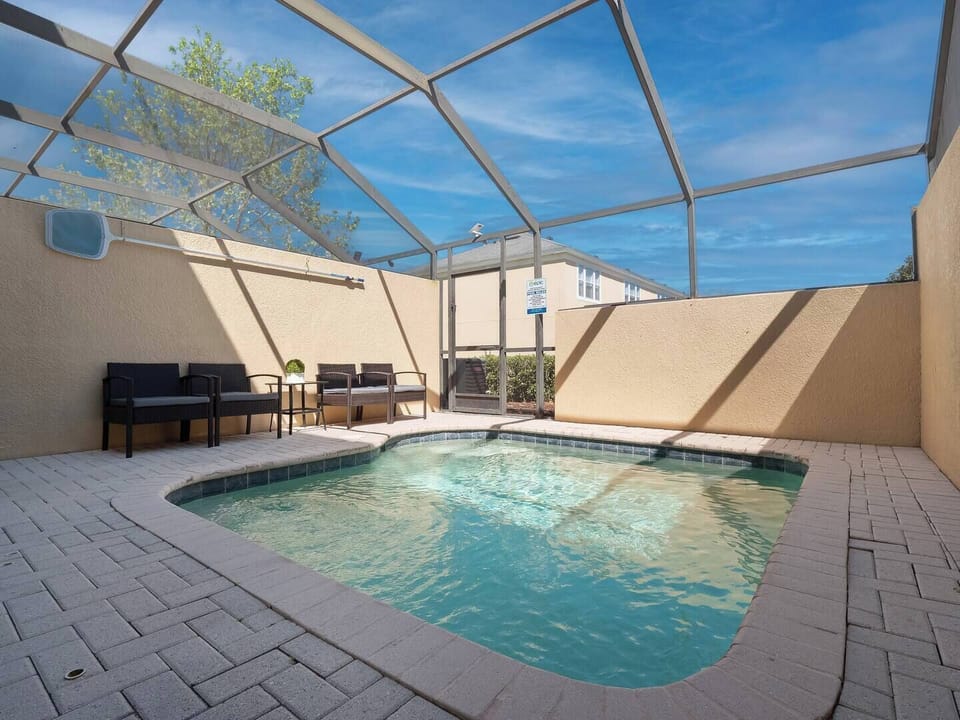 Private Splash Pool