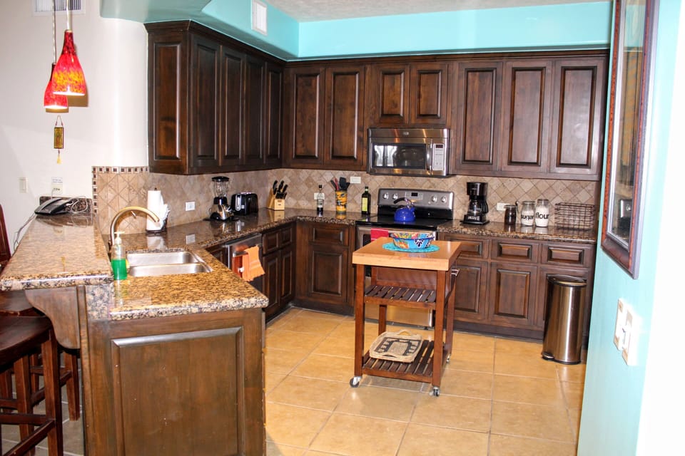 Full kitchen with all utensils, cookware and appliances needed
