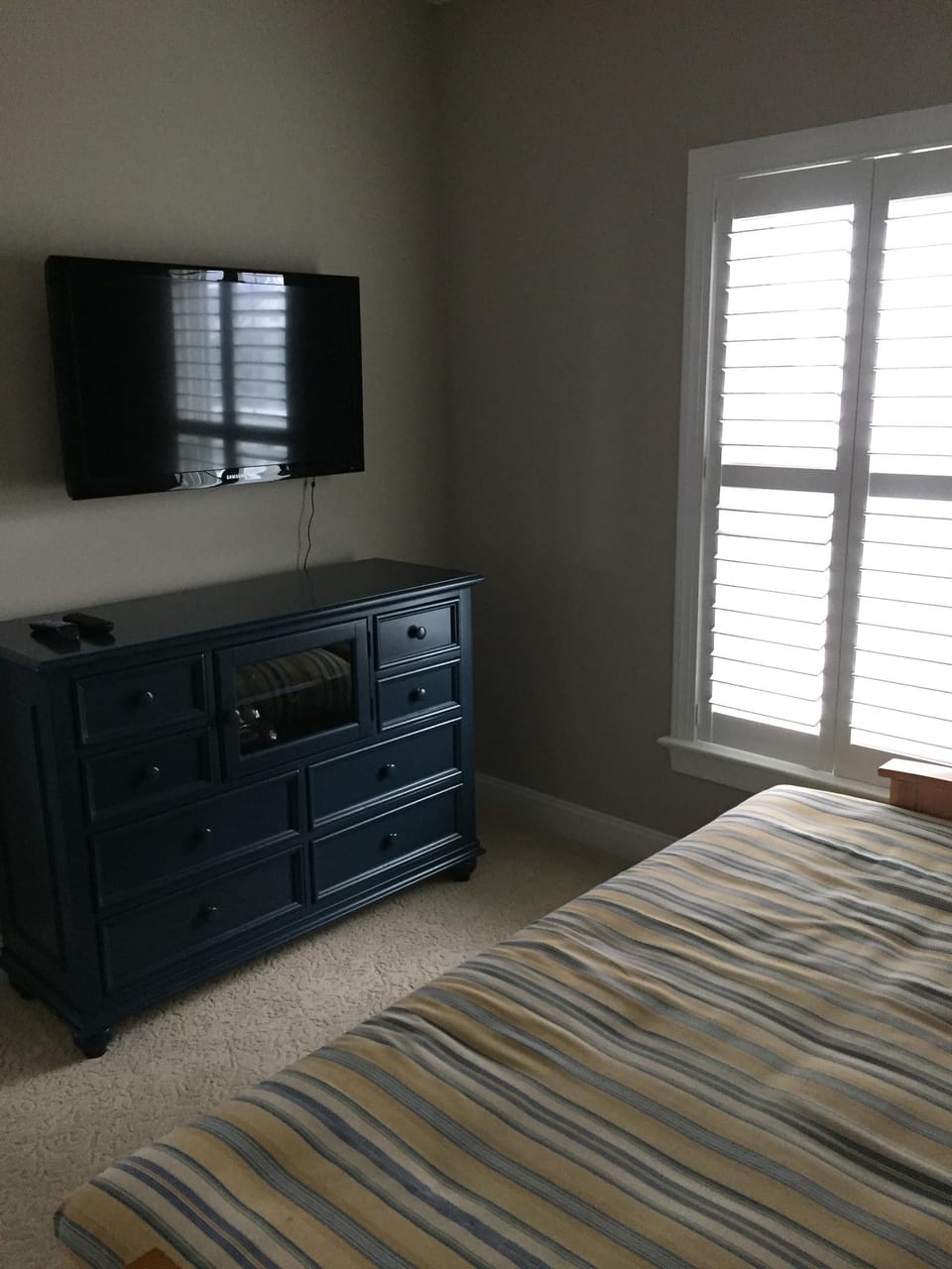 5th Bedroom with queen size futon mattress.