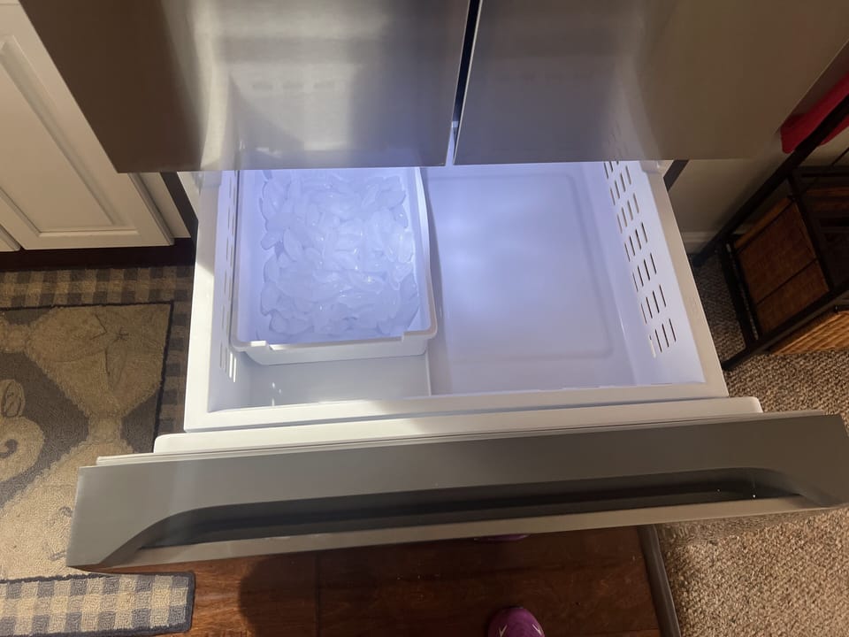 Brand new refrigerator with fully functional ice maker (2024)